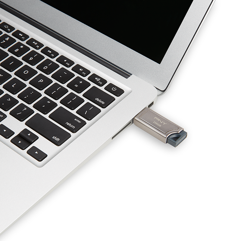 PNY-USB-Flash-Drive-Pro-Elite-Metal-256GB-use.png