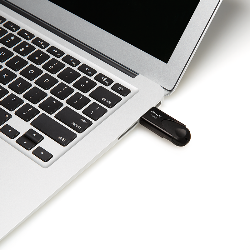 PNY-USB-Flash-Drive-Attache4-Black-128GB-use.png