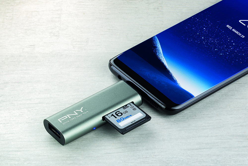 PNY_Type_C_Reader-Adapter_Lifestyle_002.jpg